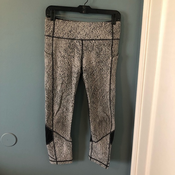 Lululemon Pace Rival Crops - Picture 2 of 8